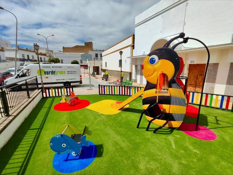 el césped artificial es la mejor opción para parques infantiles