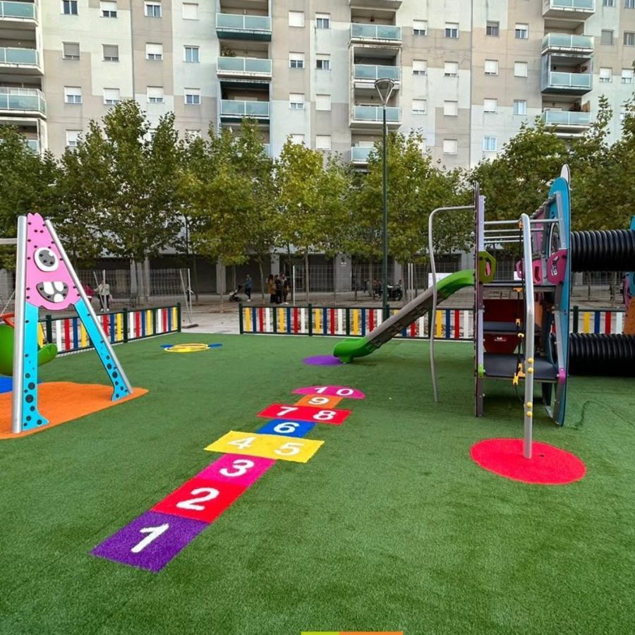 césped artificial parques vuelta al cole